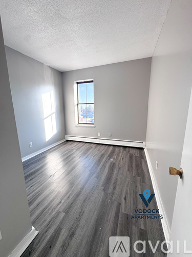 52 Maple Ave 2 Beds Apartment for Rent - Photo gallery 3