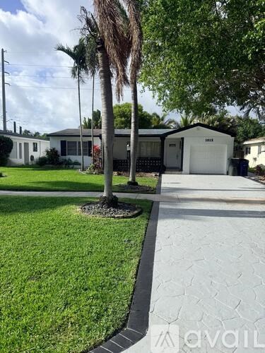 1012 Northeast 8Th Street 4 Beds Apartment for Rent
