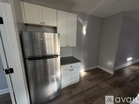 77 Ashland Ave 2 Beds Apartment for Rent