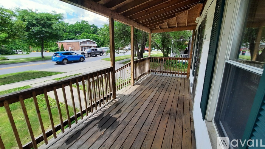 414 Lower Main Street 3 Beds Single Family Home for Rent - Photo gallery 2