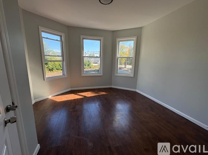 221 N 15th St 3 Beds Apartment for Rent - Photo gallery 1