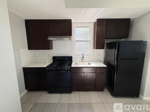 221 N 15Th St 3 Beds Apartment for Rent