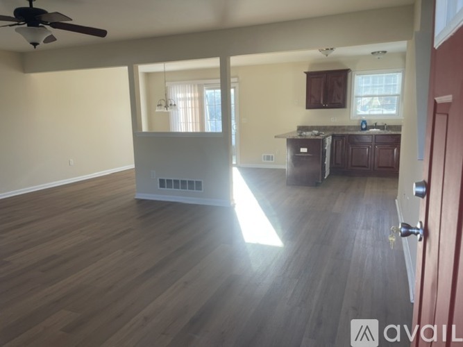 1475 Earie Way 4 Beds Single Family Home for Rent - Photo gallery 2