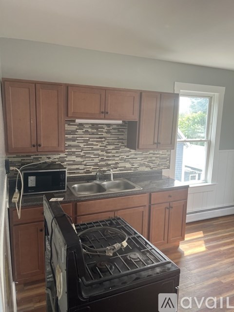 74 Linden Street 3 Beds Apartment for Rent
