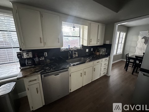 46 Lakewood Drive 5 Beds Apartment for Rent