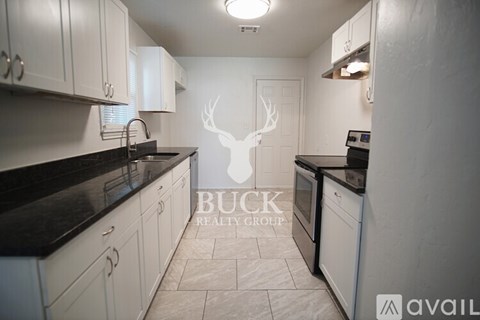 1400 NE 43Rd St 3 Beds Apartment for Rent