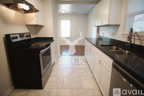 1400 NE 43Rd St 3 Beds Apartment for Rent