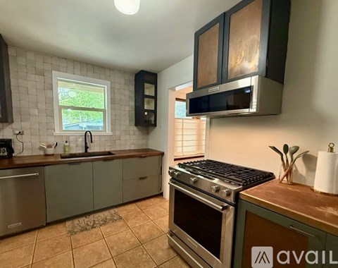 3706 Hollywood Avenue 2 Beds Apartment for Rent