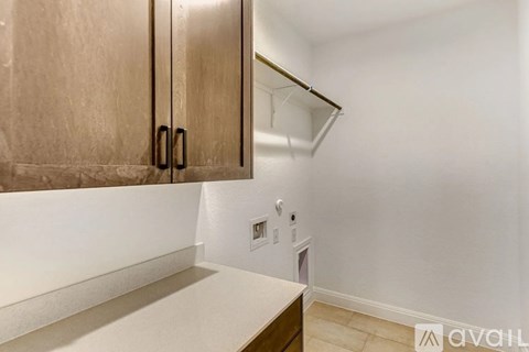 175 International Street 4 Beds Apartment for Rent