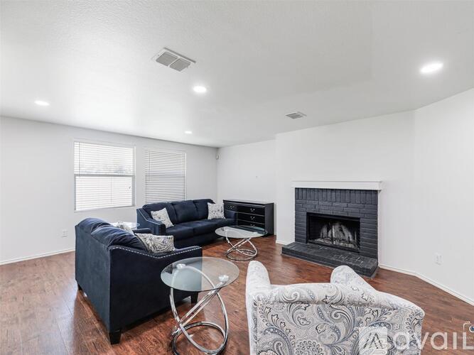 13262 Cleburne Drive 5 Beds Single Family Home for Rent - Photo gallery 2