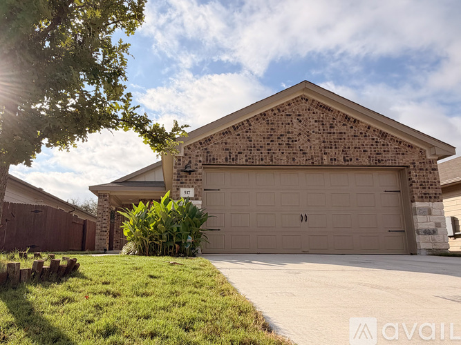 517 Longmount Cove 3 Beds Single Family Home for Rent - Photo gallery 1