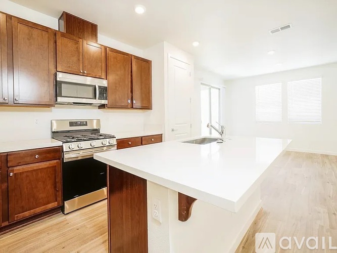 708 Fire Wheel Dr 3 Beds Single Family Home for Rent - Photo gallery 3