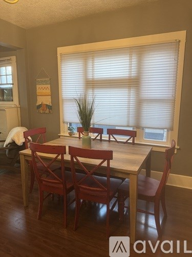 242 E Kelsey Avenue 2 Beds Apartment for Rent