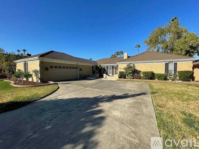 6520 Havenside Drive 3 Beds Single Family Home for Rent - Photo gallery 2