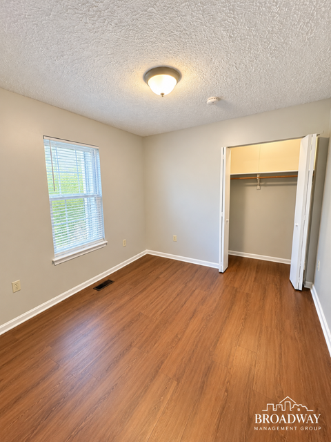2406 Magazine Street 2 Beds Apartment for Rent