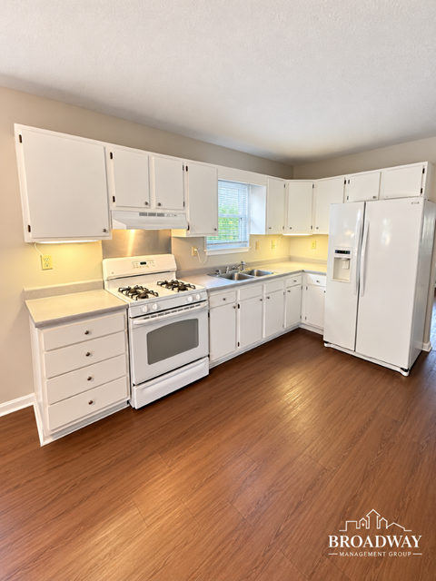 2406 Magazine Street 2 Beds Apartment for Rent