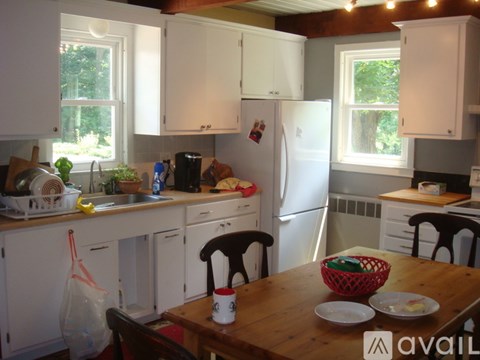 33 Reservoir Rd 4 Beds Apartment for Rent