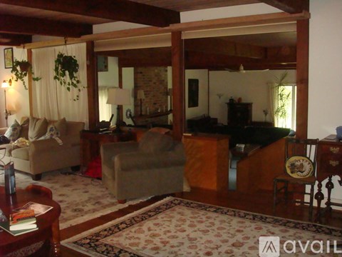 33 Reservoir Rd 4 Beds Apartment for Rent