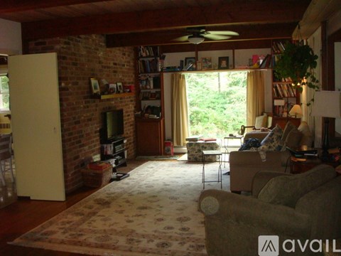 33 Reservoir Rd 4 Beds Apartment for Rent