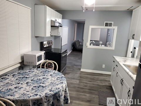 410 Campbell Avenue 2 Beds Apartment for Rent