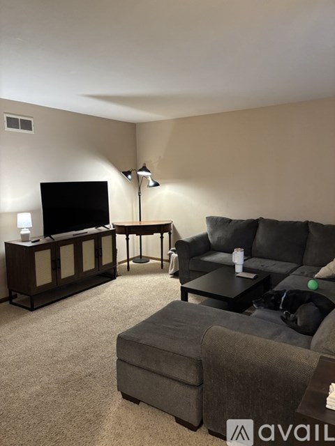 5768 Williamsburg Way 3 Beds Apartment for Rent