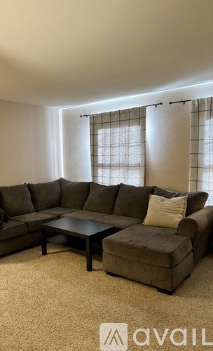 5768 Williamsburg Way 3 Beds Apartment for Rent