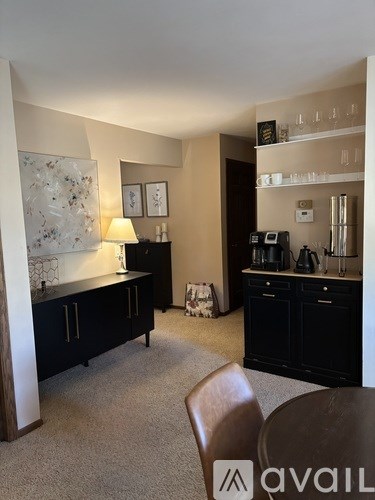 5768 Williamsburg Way 3 Beds Apartment for Rent