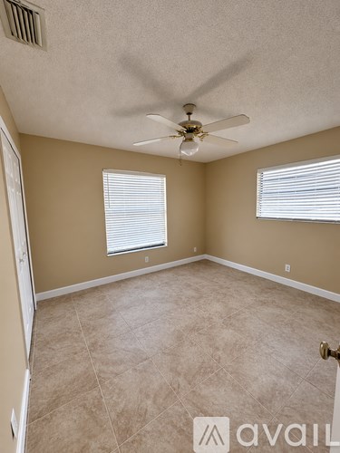 8920 SE Hobe Ridge Ave 2 Beds Apartment for Rent