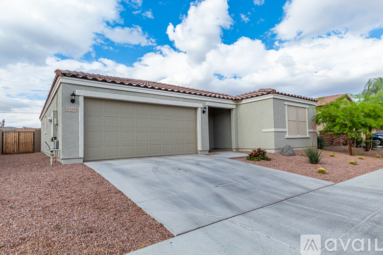 1749 East Chanute Pass 3 Beds Single Family Home for Rent - Photo gallery 1