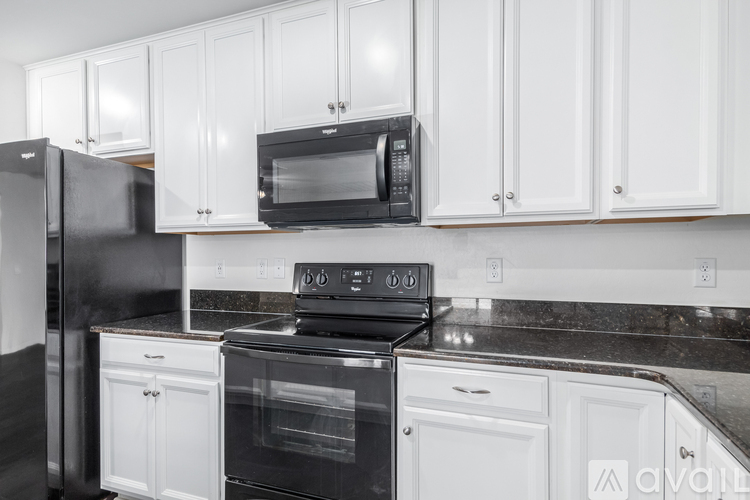 1749 East Chanute Pass 3 Beds Single Family Home for Rent - Photo gallery 4
