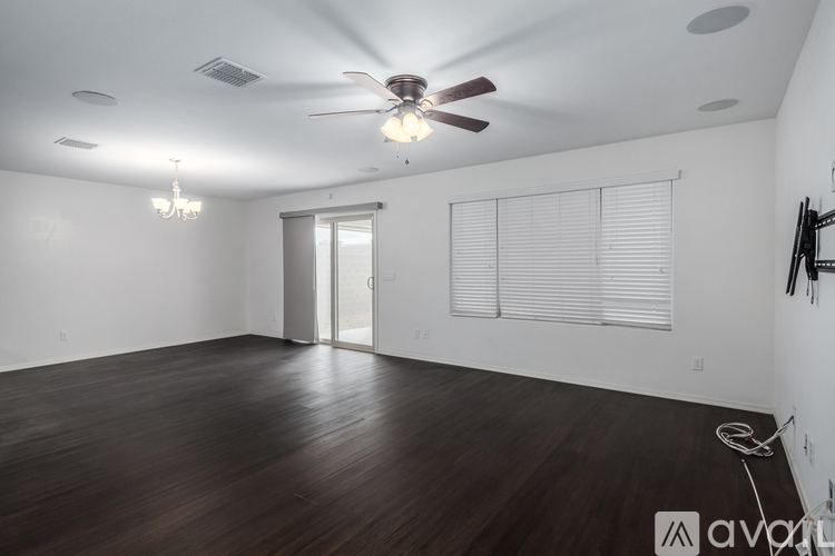 1749 East Chanute Pass 3 Beds Single Family Home for Rent - Photo gallery 5