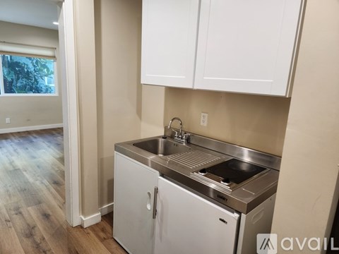 419 West Queen Street Studio Apartment for Rent
