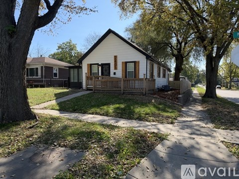 2401 Maple St 4 Beds Apartment for Rent