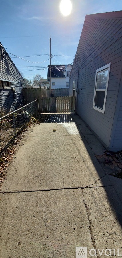 2605 Avenue H 3 Beds Apartment for Rent