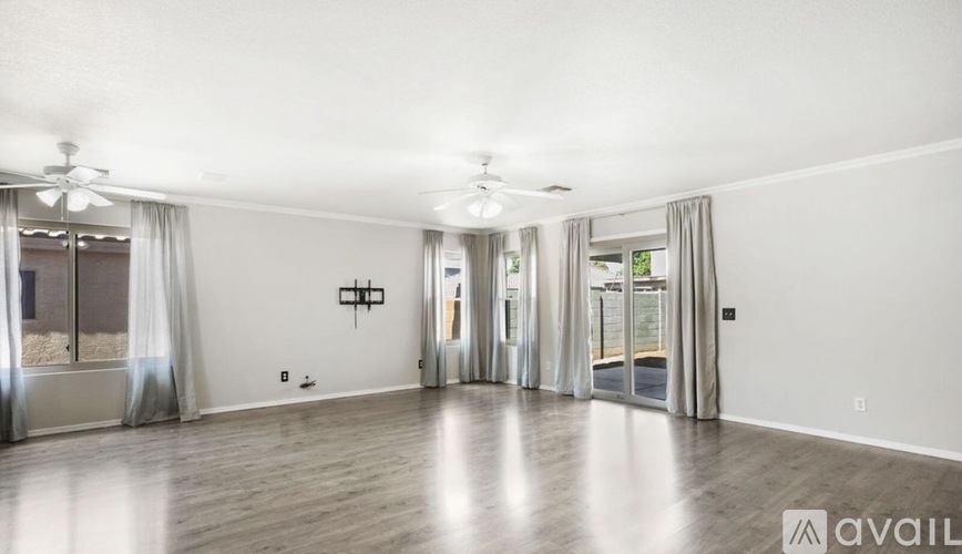 11014 E Flossmoor Cir 4 Beds Single Family Home for Rent - Photo gallery 5