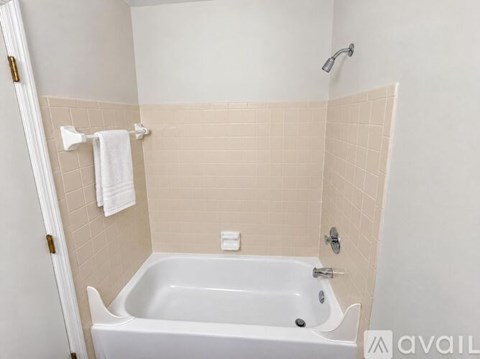 5641 Boulder Crest St 3 Beds Apartment for Rent