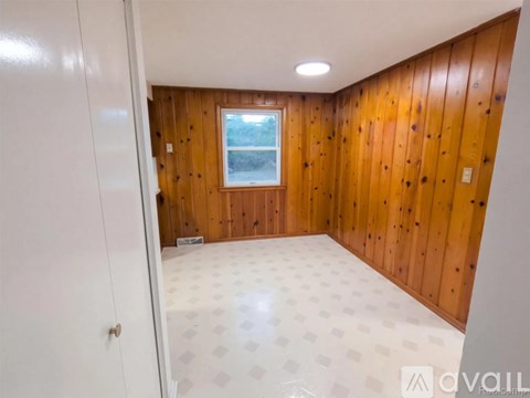 642 Kendalwood St NE 3 Beds Apartment for Rent