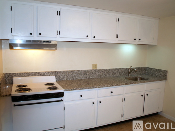 17 Sinai Circle 2 Beds Condo for Rent - Photo gallery 2
