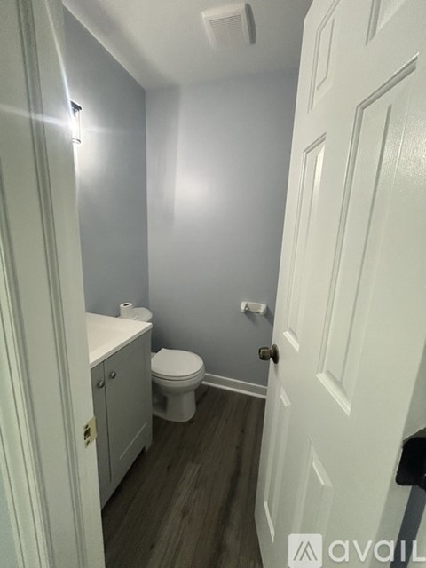 7266 Hanover Green Drive 4 Beds Apartment for Rent