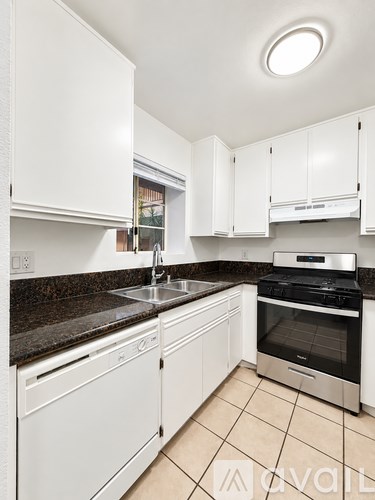 8722 Burton Way 2 Beds Apartment for Rent