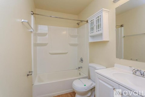 137 Mayfield Dr 3 Beds Apartment for Rent