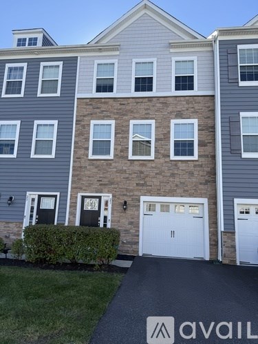 21 Turin Way 3 Beds Apartment for Rent