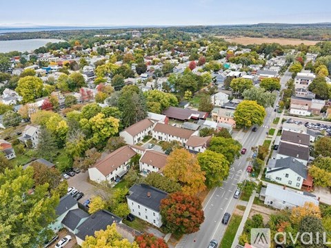 83 North Champlain Street 2 Beds Apartment for Rent