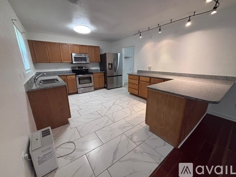 617 Annalinde Ln 4 Beds Apartment for Rent