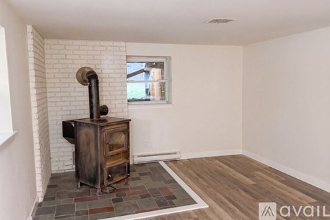 112 N Lake Rd 4 Beds Apartment for Rent
