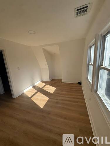 23 Watson Ave 3 Beds Apartment for Rent - Photo gallery 3