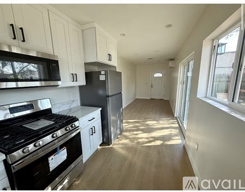 1044 Martin Luther King Junior Avenue 2 Beds Apartment for Rent