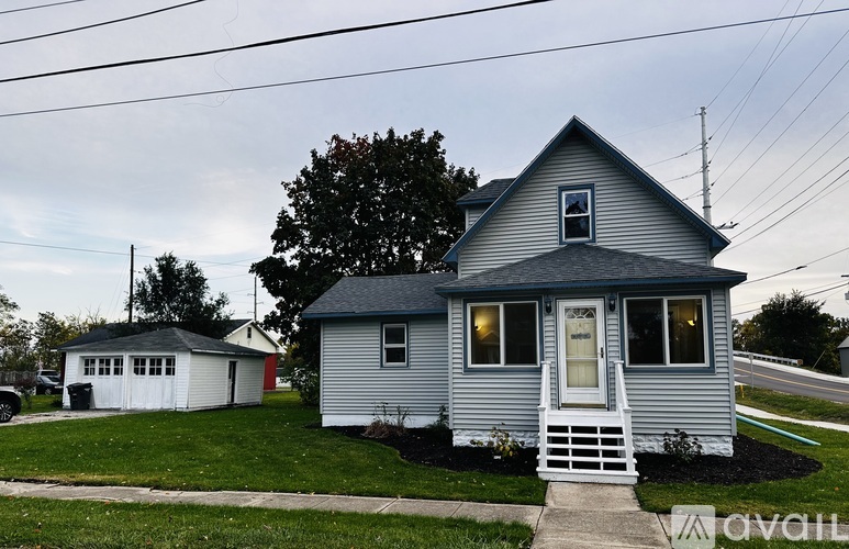 202 Maple Street 3 Beds Single Family Home for Rent - Photo gallery 1