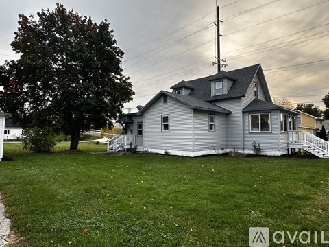 202 Maple Street 3 Beds Apartment for Rent