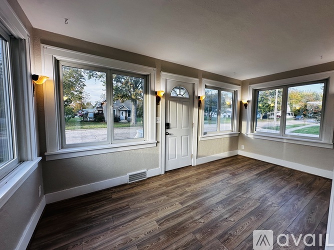 202 Maple Street 3 Beds Single Family Home for Rent - Photo gallery 3